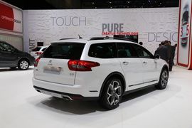   雪铁龙C5 Cross Tourer日内瓦车展实拍
