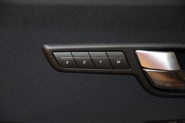 2014款路虎揽胜极光2.0T
