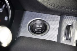 2014款路虎揽胜极光2.0T