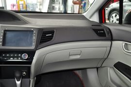 2013款本田思域十周年纪念1.8L