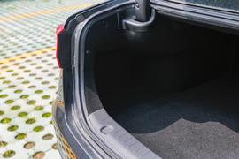 2017款江淮瑞风A60