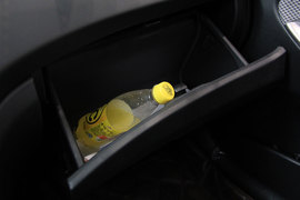 北京现代2014款瑞纳两厢