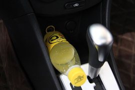 北京现代2014款瑞纳两厢