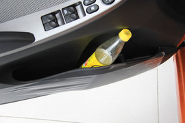 北京现代2014款瑞纳两厢