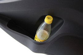 北京现代2014款瑞纳两厢