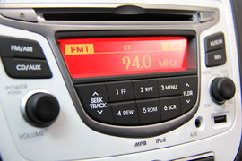 北京现代2014款瑞纳两厢