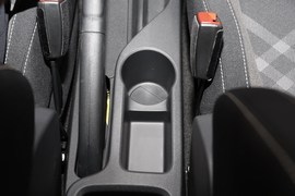 2017款名爵3实拍