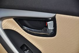 2012款现代朗动1.6L