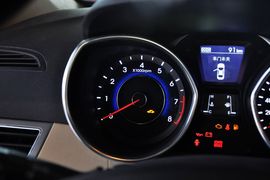 2012款现代朗动1.6L