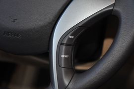 2012款现代朗动1.6L