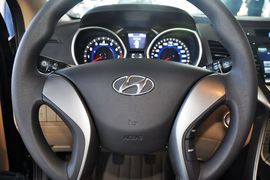 2012款现代朗动1.6L