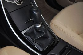 2012款现代朗动1.6L