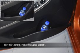 2014款现代瑞纳两厢到店图解