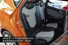 2014款现代瑞纳两厢到店图解