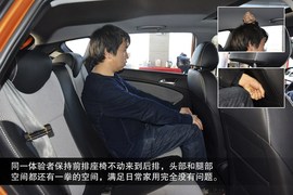 2014款现代瑞纳两厢到店图解