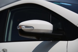 2017款海马福美来F7试驾