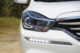 2017款海马福美来F7试驾