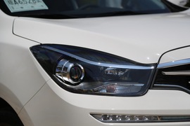 2017款海马福美来F7试驾