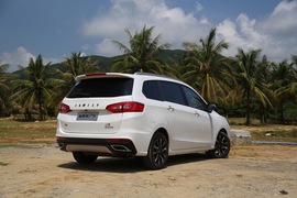 2017款海马福美来F7试驾