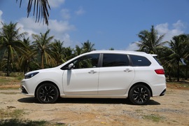 2017款海马福美来F7试驾