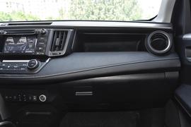 2016款丰田RAV4荣放