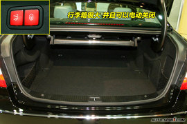 新款奔驰E300到店实拍