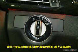 新款奔驰E300到店实拍