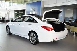 2013款北京现代索纳塔八2.4L