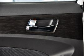 2013款北京现代索纳塔八2.4L