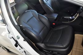 2013款北京现代索纳塔八2.4L