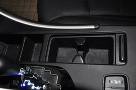 2013款北京现代索纳塔八2.4L