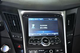 2013款北京现代索纳塔八2.4L