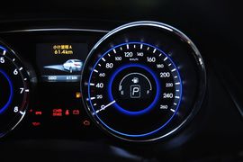 2013款北京现代索纳塔八2.4L
