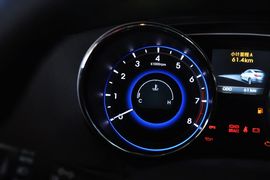 2013款北京现代索纳塔八2.4L