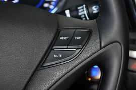 2013款北京现代索纳塔八2.4L