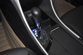2013款北京现代索纳塔八2.4L
