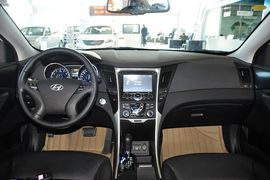 2013款北京现代索纳塔八2.4L