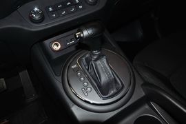 2014款起亚智跑2.0L自动两驱