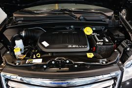 2013款克莱斯勒大捷龙3.6L豪华版