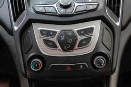 2017款奇瑞艾瑞泽5