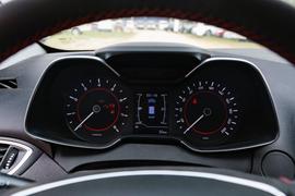 2017款奇瑞艾瑞泽5