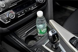 2017款宝马320i