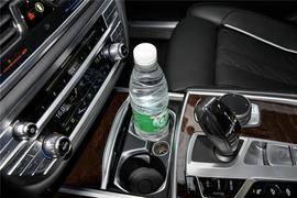 2016款宝马750Li