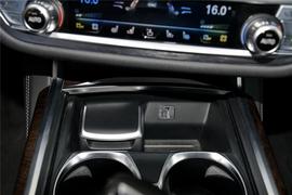 2016款宝马750Li
