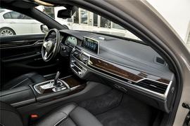 2016款宝马750Li