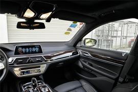 2016款宝马750Li