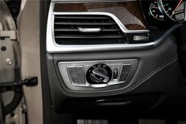 2016款宝马750Li