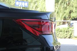 2016款丰田皇冠