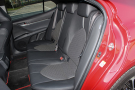 2018款丰田凯美瑞