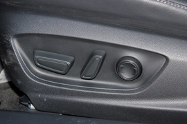 2018款丰田凯美瑞